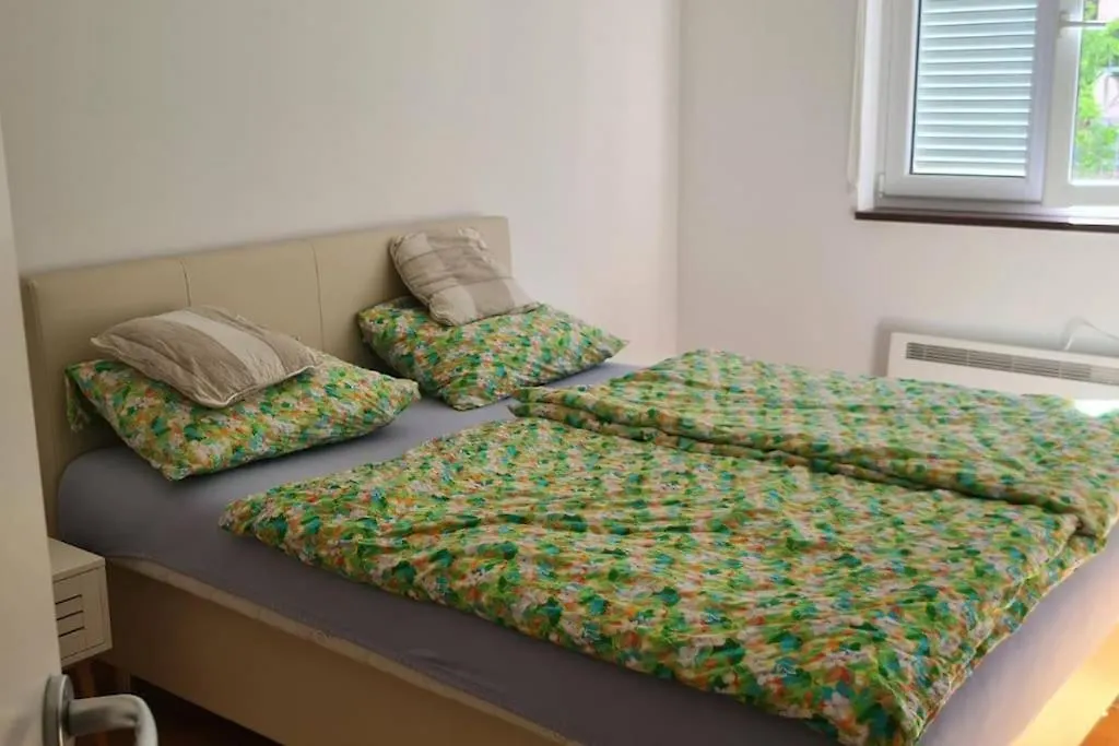 Apartment Apartament Remca W/ Private Yard + Parking Karigador Croatia